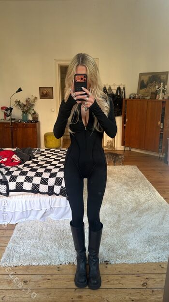 Full leaked Julia wulf private onlyfans photo
