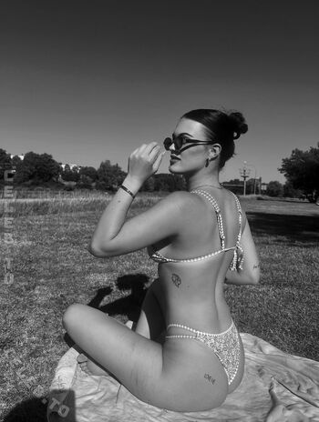 Full leaked Juliaelena private onlyfans photo