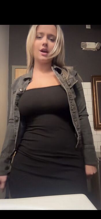 Julianna Elisee / @juliannaelisee / @elizabethgrantfandom