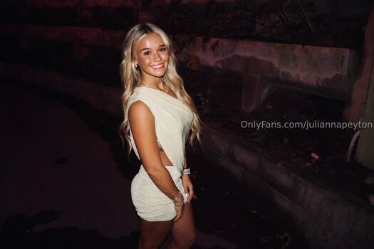 juliannapeyton