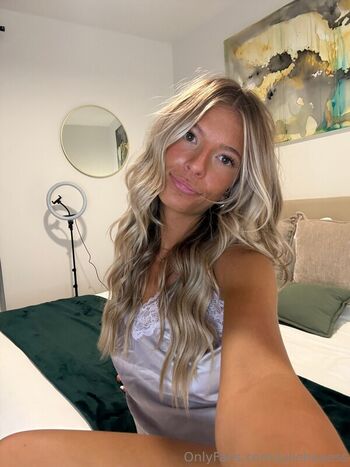 Full leaked Juliehayess private onlyfans photo