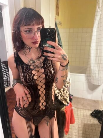 Full leaked Kamikicore private onlyfans photo