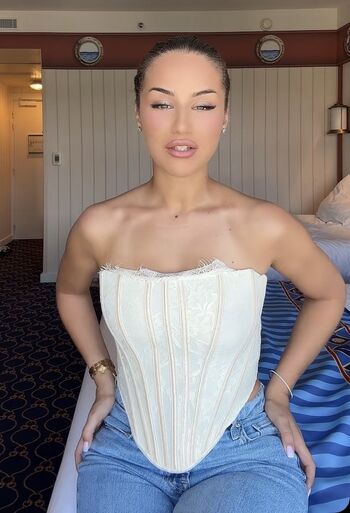 Full leaked Kamilaofficiel private onlyfans photo