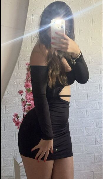 Full leaked Kamisristow private onlyfans photo