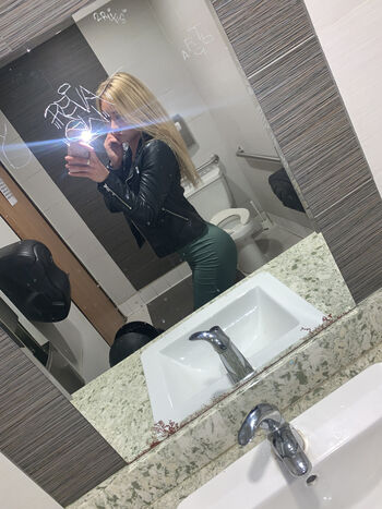 Full leaked Kandyland private onlyfans photo