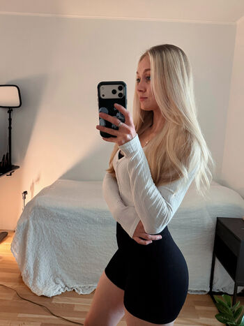 Full leaked Kandyland private onlyfans photo