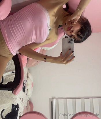 Full leaked Karlaquxxxn private onlyfans photo