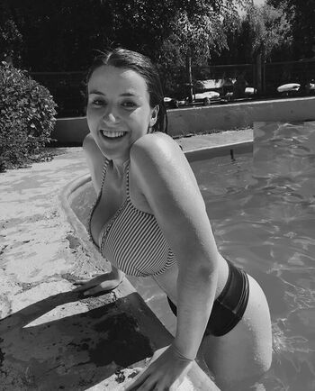 Full leaked Karlavargasb private onlyfans photo