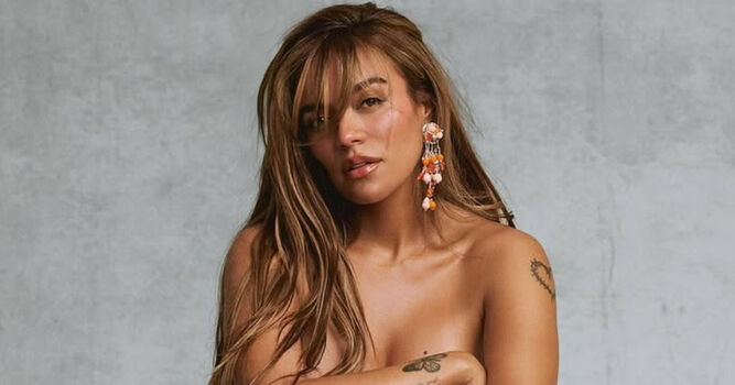 Full leaked Karolg g private onlyfans photo