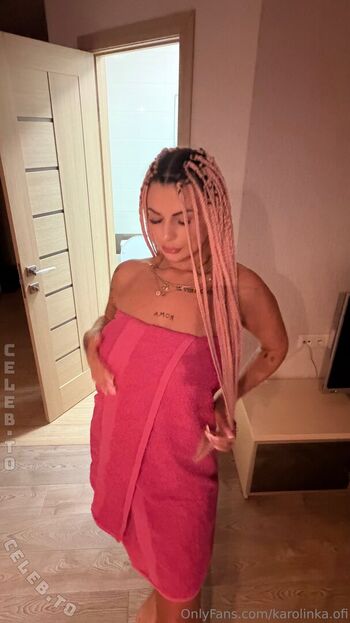 Full leaked Karolinka ofi private onlyfans photo