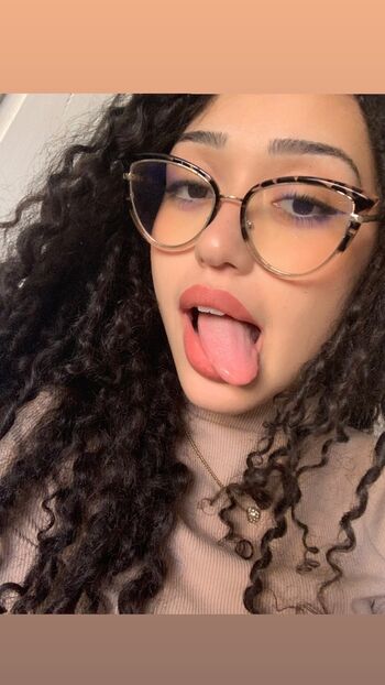 Full leaked Karollreyna private onlyfans photo