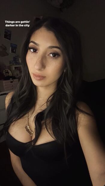 Full leaked Karolyn page private onlyfans photo