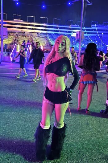Full leaked Karolyn private onlyfans photo