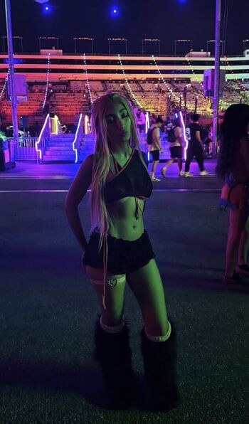 Full leaked Karolyn private onlyfans photo