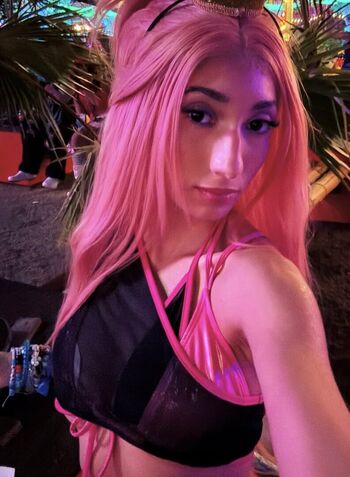 Full leaked Karolyn private onlyfans photo