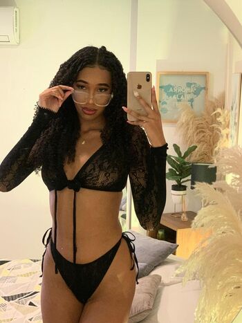 Full leaked Karymoon private onlyfans photo