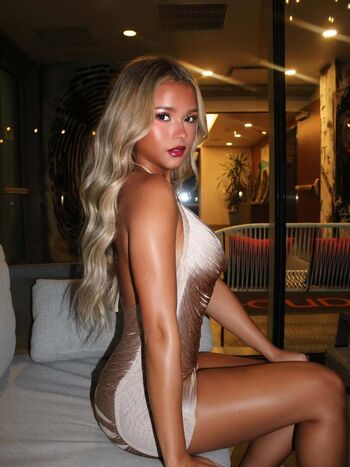 Katalina Cartmel / Katalinacarttmel / Katcartmel