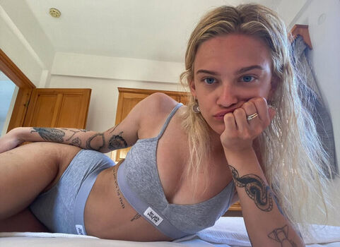 KatiePlaysGames