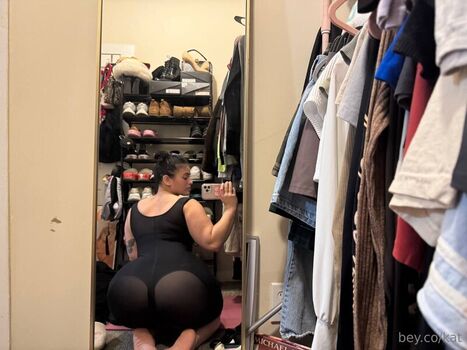 Full leaked Katwthegyat private onlyfans photo