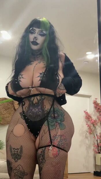 Kawaiii_Corpse, Bella Luna