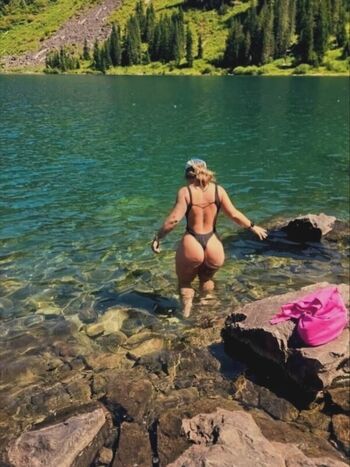 Full leaked Kayleeadair private onlyfans photo