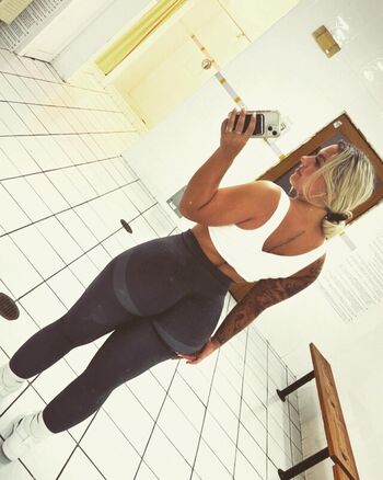 Full leaked Kayleeadair private onlyfans photo