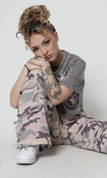 Full leaked Kayleeterrerooo private onlyfans photo