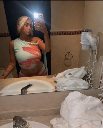 Full leaked Kayleighdeane private onlyfans photo