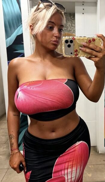 Full leaked Kayleighdeane private onlyfans photo