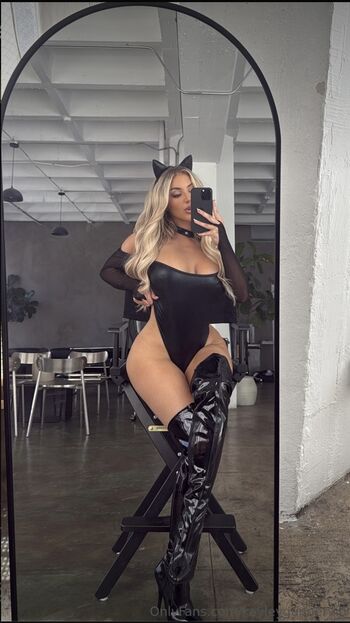 Full leaked Kayley gunner page private onlyfans photo