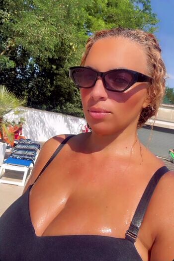 Full leaked Kayna samet private onlyfans photo