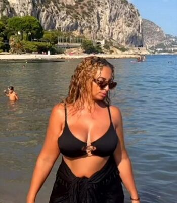Full leaked Kayna samet private onlyfans photo