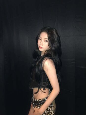Kazuha Nakamura 中村 一葉