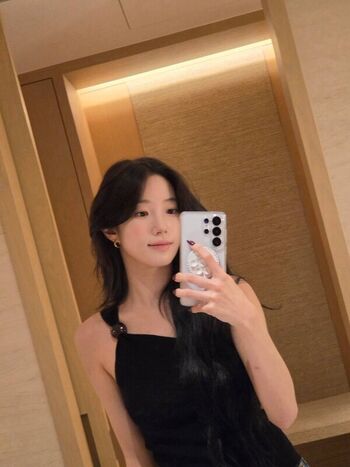 Kazuha Nakamura 中村 一葉