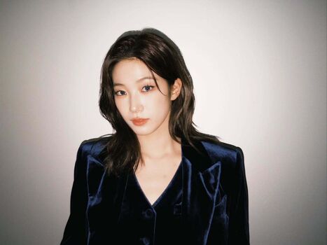 Kazuha Nakamura 中村 一葉