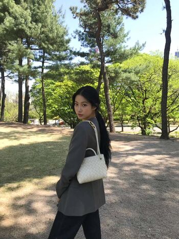 Kazuha Nakamura 中村 一葉