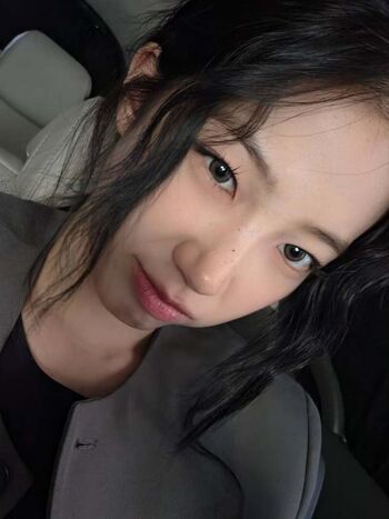 Kazuha Nakamura 中村 一葉