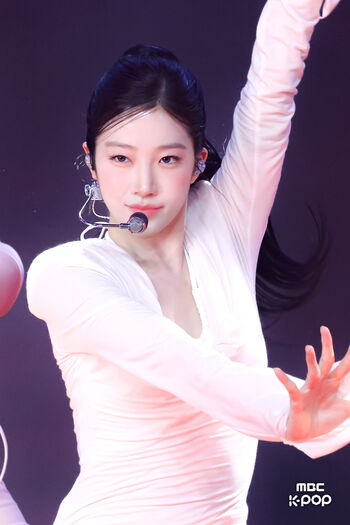 Kazuha Nakamura 中村 一葉