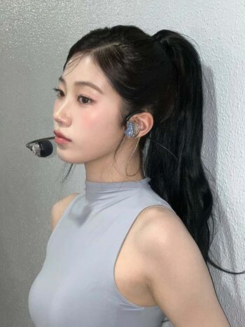 Kazuha Nakamura 中村 一葉