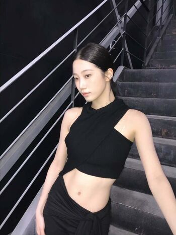 Kazuha Nakamura 中村 一葉