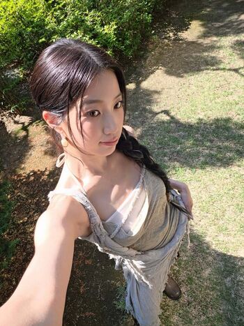 Kazuha Nakamura 中村 一葉