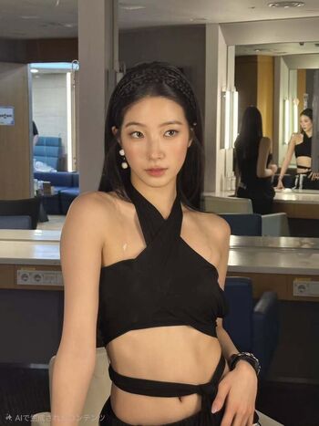 Kazuha Nakamura 中村 一葉