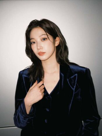 Kazuha Nakamura 中村 一葉 | LESSERAFIM