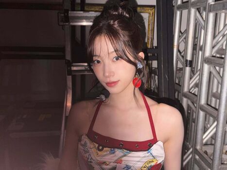 Kazuha Nakamura 中村 一葉 | LESSERAFIM