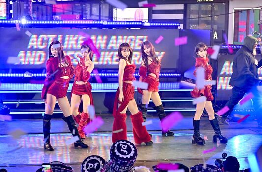 Kazuha Nakamura 中村 一葉 | LESSERAFIM