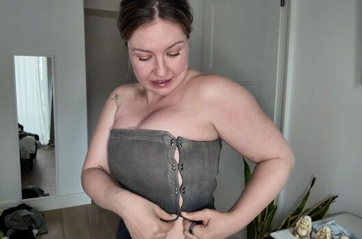 Full leaked Rose carter/ private onlyfans photo