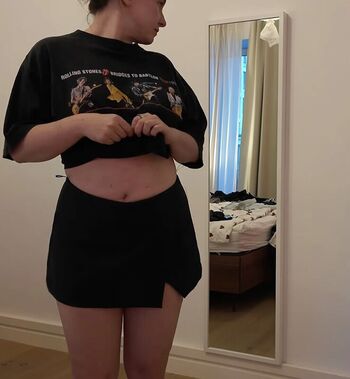 Full leaked Karagomersi/ private onlyfans photo