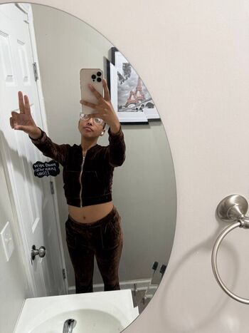Full leaked Kellywelly private onlyfans photo