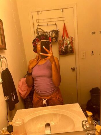 Full leaked Kellywelly private onlyfans photo