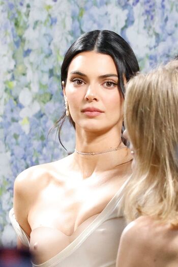 Full leaked Kendall jenner private onlyfans photo